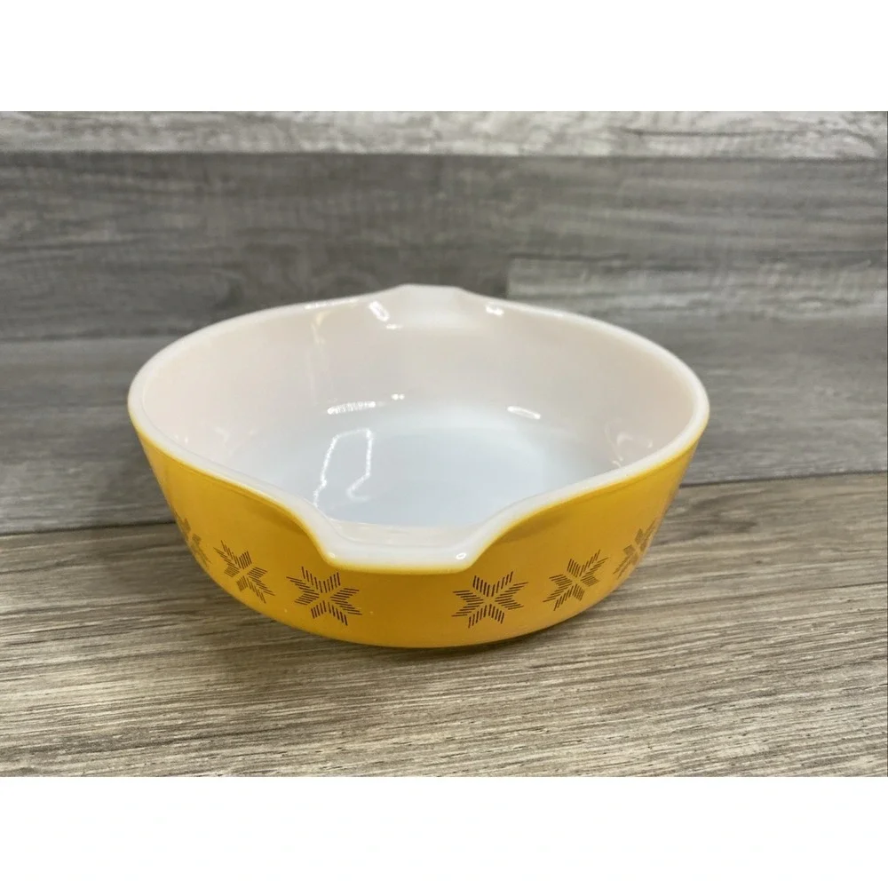 Pyrex Casserole Dish Unisex 1 Pint Yellow Excellent Town and Country 471 Oval